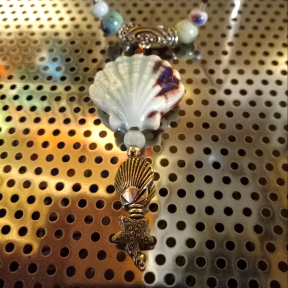 Handmade  jewelry for everyone and pet lovers. Everything is  hand crafted.